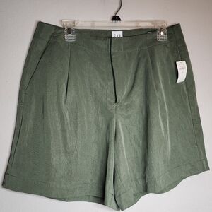 NWT Gap 10 Tall Softsuit Green Pleated Shorts Drape Tencel Lyocell Highrise